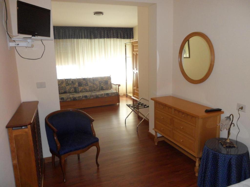 Hotel Avenida Baiona Sabaris エクステリア 写真
